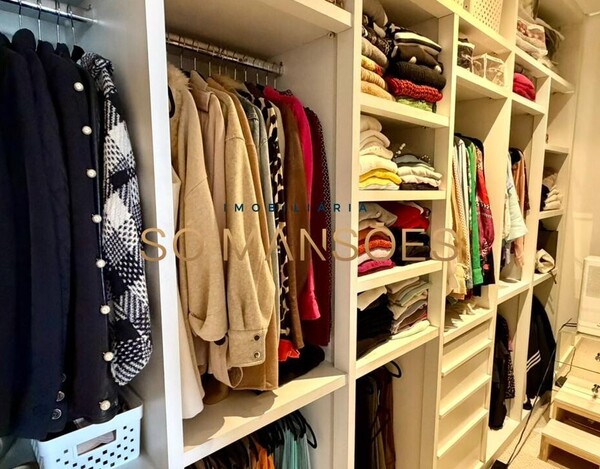 APARTAMENTO REFORMADO COM MEZANINO E PÉ-DIREITO DUPLO NO VILA DA SERRA.