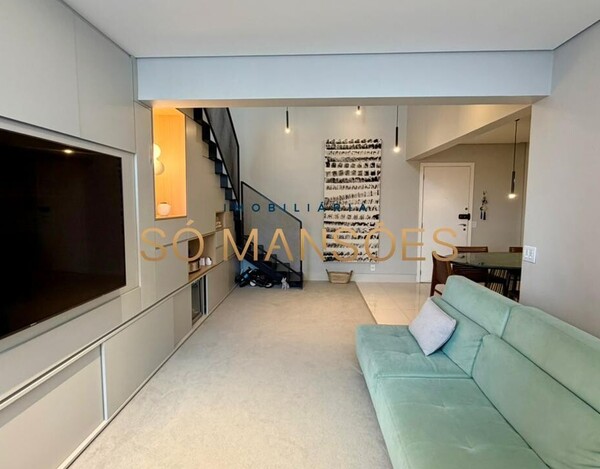 APARTAMENTO REFORMADO COM MEZANINO E PÉ-DIREITO DUPLO NO VILA DA SERRA.