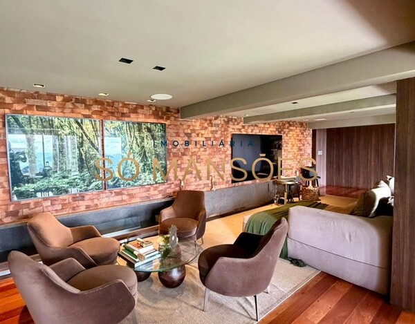 CASA À VENDA NO CONDOMÍNIO MORRO DO CHAPÉU – APROX. 600M² CONSTRUÍDOS E 82M² DE HABITE-SE.