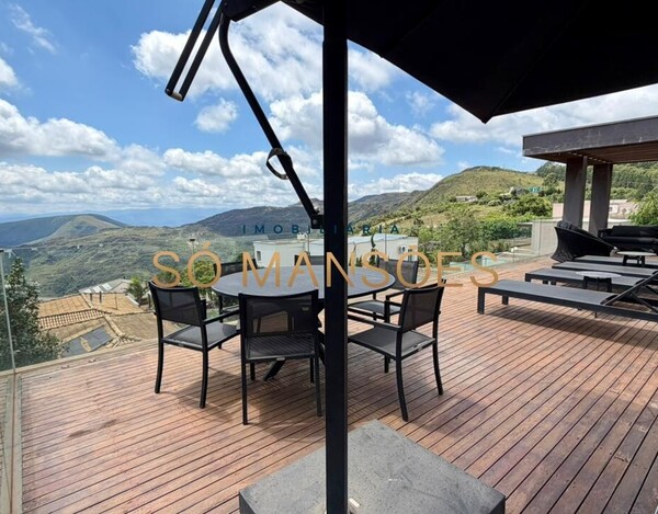 CASA À VENDA NO CONDOMÍNIO MORRO DO CHAPÉU – APROX. 600M² CONSTRUÍDOS E 82M² DE HABITE-SE.