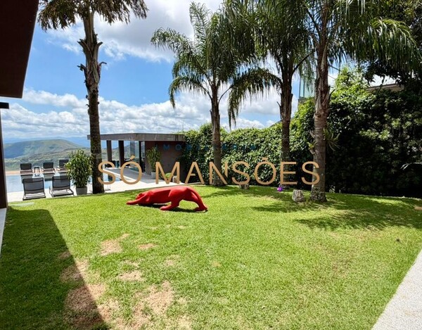 CASA À VENDA NO CONDOMÍNIO MORRO DO CHAPÉU – APROX. 600M² CONSTRUÍDOS E 82M² DE HABITE-SE.