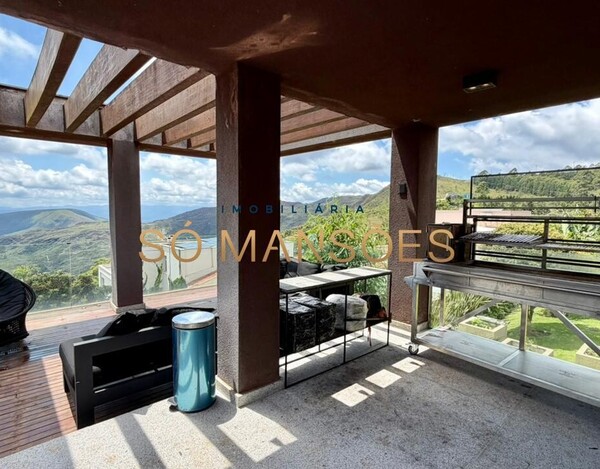 CASA À VENDA NO CONDOMÍNIO MORRO DO CHAPÉU – APROX. 600M² CONSTRUÍDOS E 82M² DE HABITE-SE.