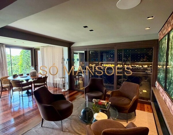 CASA À VENDA NO CONDOMÍNIO MORRO DO CHAPÉU – APROX. 600M² CONSTRUÍDOS E 82M² DE HABITE-SE.