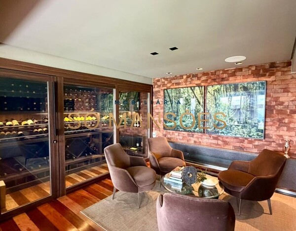 CASA À VENDA NO CONDOMÍNIO MORRO DO CHAPÉU – APROX. 600M² CONSTRUÍDOS E 82M² DE HABITE-SE.