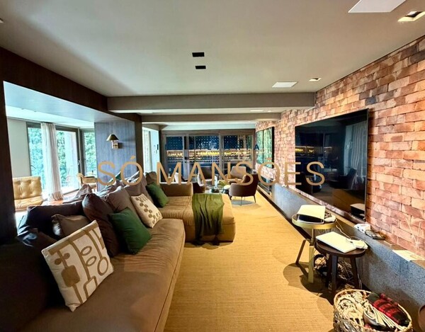 CASA À VENDA NO CONDOMÍNIO MORRO DO CHAPÉU – APROX. 600M² CONSTRUÍDOS E 82M² DE HABITE-SE.