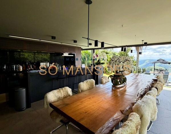 CASA À VENDA NO CONDOMÍNIO MORRO DO CHAPÉU – APROX. 600M² CONSTRUÍDOS E 82M² DE HABITE-SE.