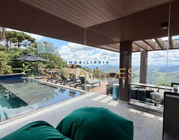 CASA À VENDA NO CONDOMÍNIO MORRO DO CHAPÉU – APROX. 600M² CONSTRUÍDOS E 82M² DE HABITE-SE.