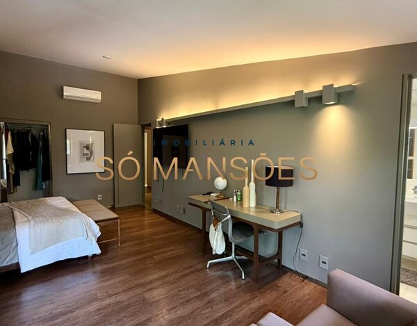 CASA À VENDA NO CONDOMÍNIO MORRO DO CHAPÉU – APROX. 600M² CONSTRUÍDOS E 82M² DE HABITE-SE.