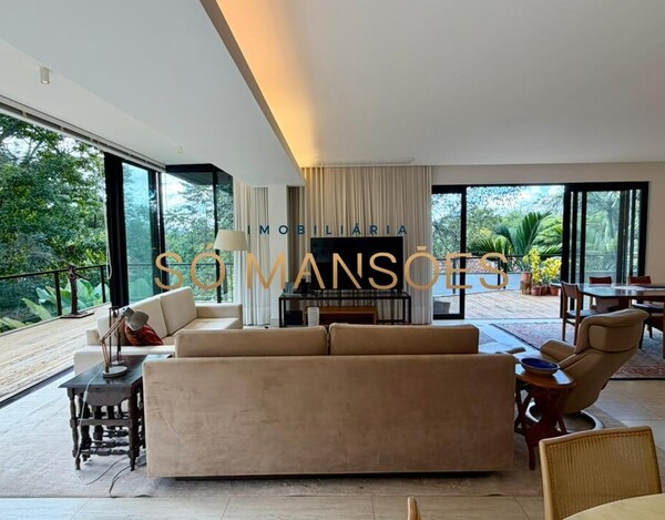 CASA DE 421M² E VISTA DEFINITIVA À VENDA NO CONDOMÍNIO BOSQUE DO JAMBREIRO.