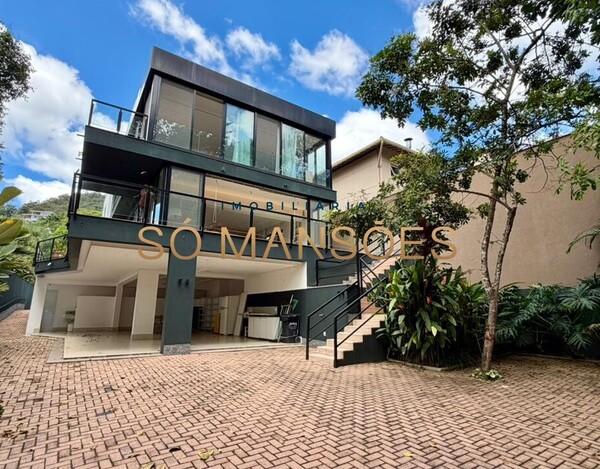 CASA DE 421M² E VISTA DEFINITIVA À VENDA NO CONDOMÍNIO BOSQUE DO JAMBREIRO.