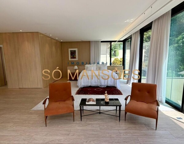 CASA DE 421M² E VISTA DEFINITIVA À VENDA NO CONDOMÍNIO BOSQUE DO JAMBREIRO.