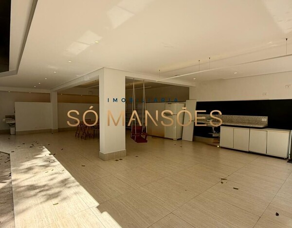 CASA DE 421M² E VISTA DEFINITIVA À VENDA NO CONDOMÍNIO BOSQUE DO JAMBREIRO.