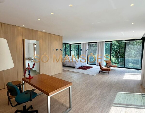 CASA DE 421M² E VISTA DEFINITIVA À VENDA NO CONDOMÍNIO BOSQUE DO JAMBREIRO.