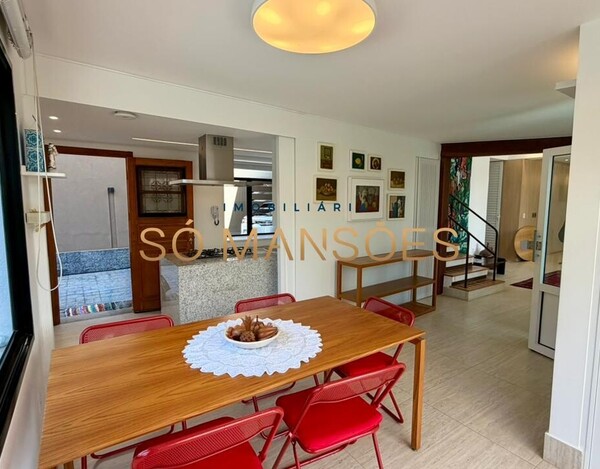 CASA DE 421M² E VISTA DEFINITIVA À VENDA NO CONDOMÍNIO BOSQUE DO JAMBREIRO.