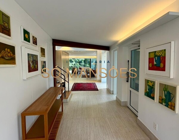 CASA DE 421M² E VISTA DEFINITIVA À VENDA NO CONDOMÍNIO BOSQUE DO JAMBREIRO.