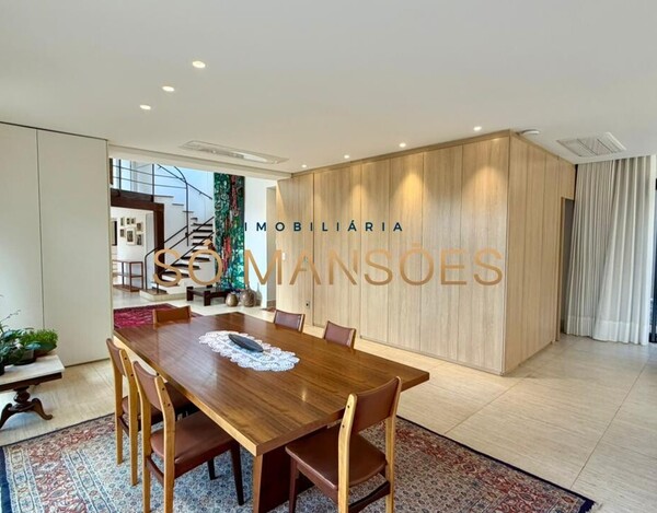 CASA DE 421M² E VISTA DEFINITIVA À VENDA NO CONDOMÍNIO BOSQUE DO JAMBREIRO.