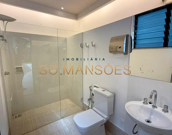 CASA DE 421M² E VISTA DEFINITIVA À VENDA NO CONDOMÍNIO BOSQUE DO JAMBREIRO.