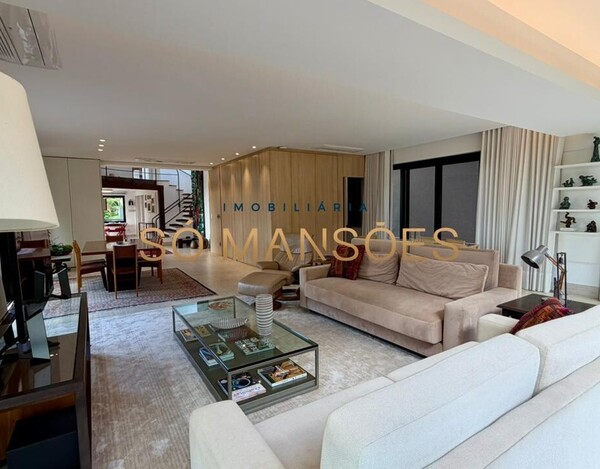 CASA DE 421M² E VISTA DEFINITIVA À VENDA NO CONDOMÍNIO BOSQUE DO JAMBREIRO.