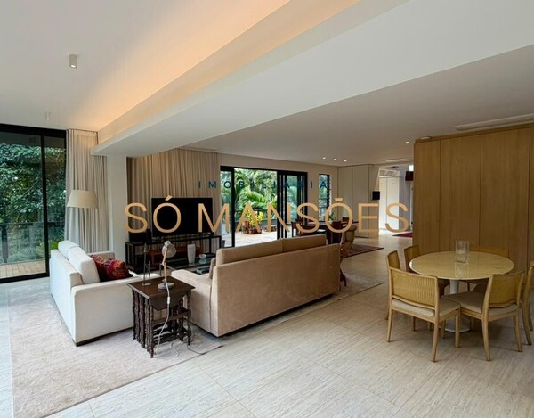 CASA DE 421M² E VISTA DEFINITIVA À VENDA NO CONDOMÍNIO BOSQUE DO JAMBREIRO.