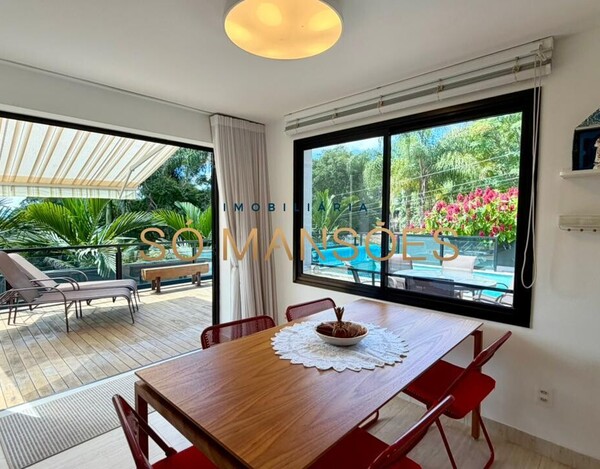 CASA DE 421M² E VISTA DEFINITIVA À VENDA NO CONDOMÍNIO BOSQUE DO JAMBREIRO.