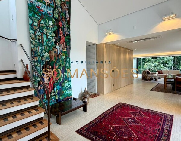 CASA DE 421M² E VISTA DEFINITIVA À VENDA NO CONDOMÍNIO BOSQUE DO JAMBREIRO.