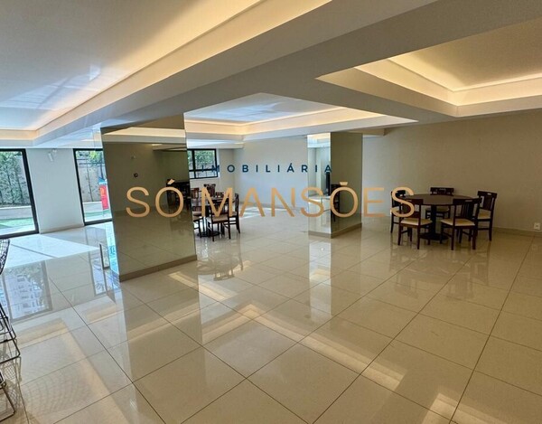 APARTAMENTO DE 136M² FINAMENTE DECORADO À VENDA NO VILA DA SERRA – VISTA DESLUMBRANTE PARA AS MONTANHAS.