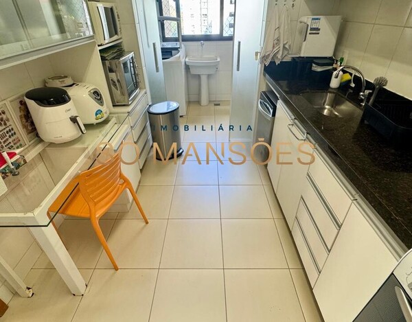 APARTAMENTO DE 136M² FINAMENTE DECORADO À VENDA NO VILA DA SERRA – VISTA DESLUMBRANTE PARA AS MONTANHAS.