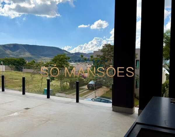 ALPHAVILLE LAGOA DOS INGLESES - CASA LINEAR COM ARQUITETURA CONTEMPORÂNEA E INTEGRAÇÃO TOTAL DOS AMBIENTES.