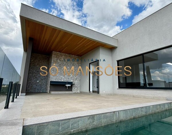 ALPHAVILLE LAGOA DOS INGLESES - CASA LINEAR COM ARQUITETURA CONTEMPORÂNEA E INTEGRAÇÃO TOTAL DOS AMBIENTES.