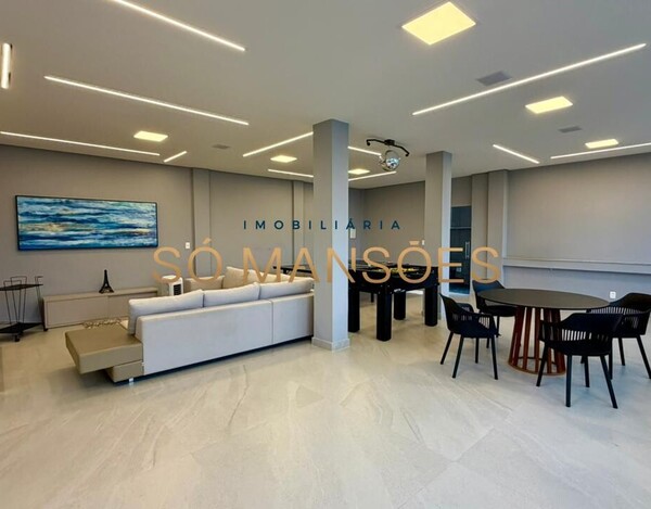 CASA REFORMADA DE 356M² À VENDA NO SANTA LÚCIA COM VISTA DEFINITIVA.