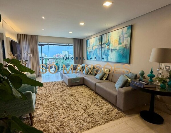 CASA REFORMADA DE 356M² À VENDA NO SANTA LÚCIA COM VISTA DEFINITIVA.