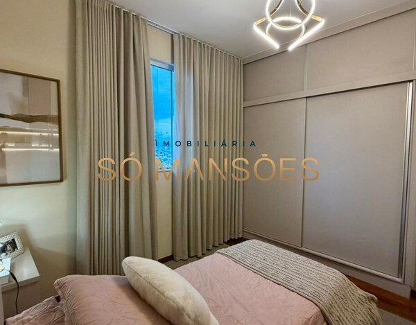 CASA REFORMADA DE 356M² À VENDA NO SANTA LÚCIA COM VISTA DEFINITIVA.