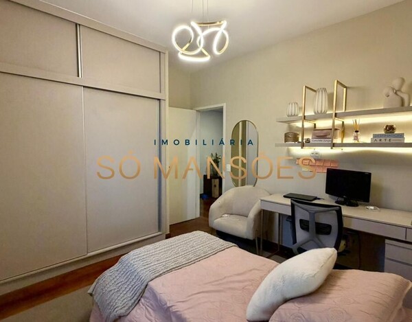 CASA REFORMADA DE 356M² À VENDA NO SANTA LÚCIA COM VISTA DEFINITIVA.