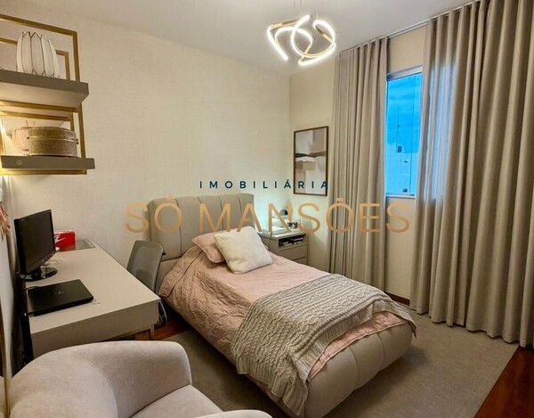 CASA REFORMADA DE 356M² À VENDA NO SANTA LÚCIA COM VISTA DEFINITIVA.