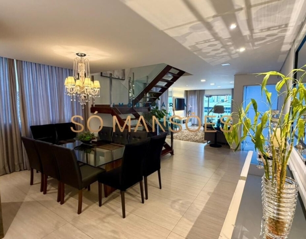 Casa de Alto Padrão de 355 m² à Venda com 1 Suíte e Vista Definitiva no Santa Lúcia, Belo Horizonte - MG