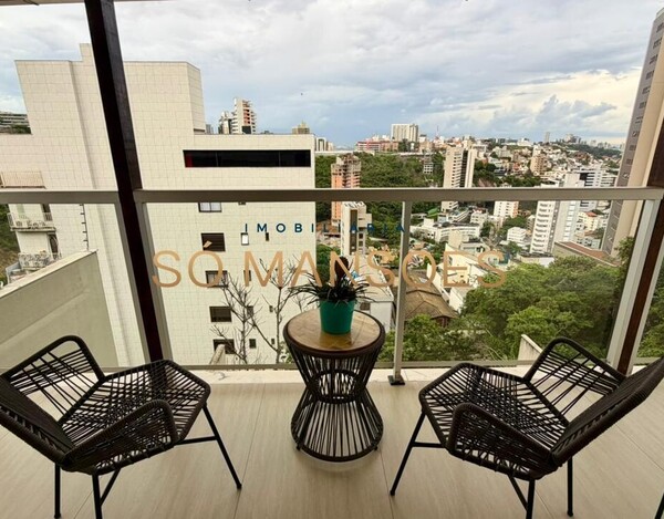 CASA REFORMADA DE 356M² À VENDA NO SANTA LÚCIA COM VISTA DEFINITIVA.