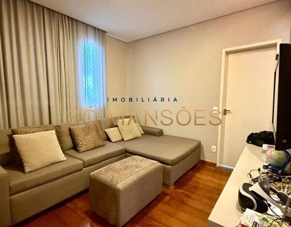 CASA REFORMADA DE 356M² À VENDA NO SANTA LÚCIA COM VISTA DEFINITIVA.