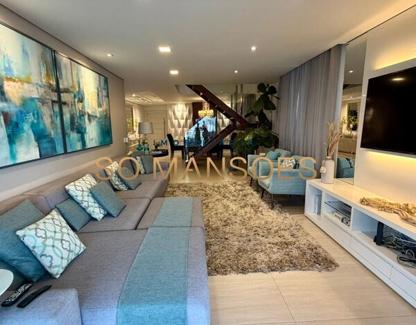 CASA REFORMADA DE 356M² À VENDA NO SANTA LÚCIA COM VISTA DEFINITIVA.