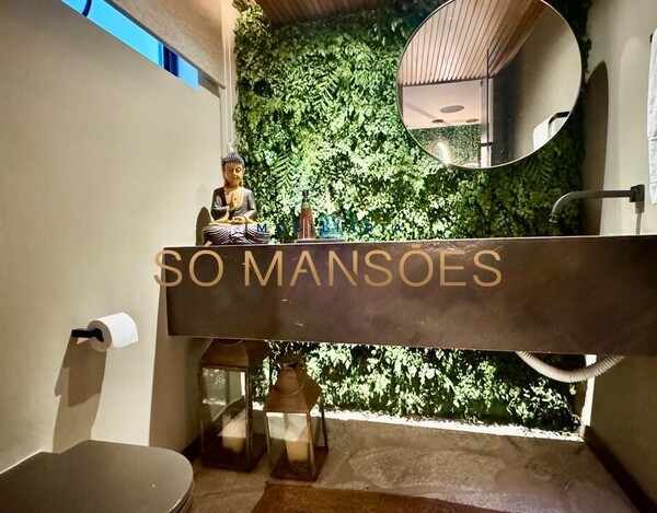 CASA 254M² DE ALTO PADRÃO COM LAZER COMPLETO E ACABAMENTOS PREMIUM.