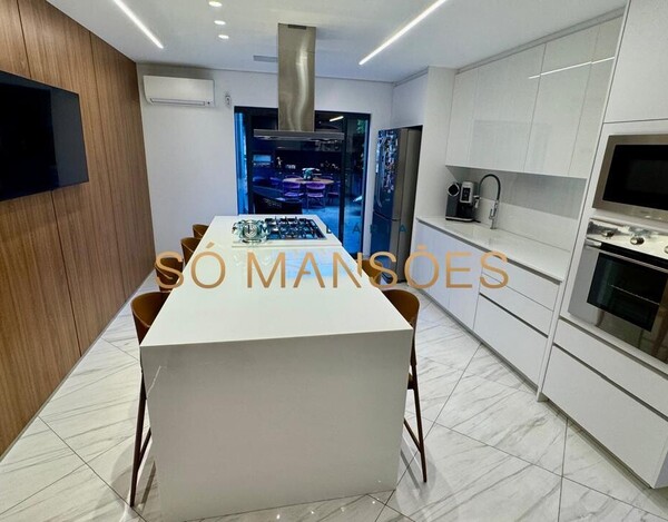 CASA 254M² DE ALTO PADRÃO COM LAZER COMPLETO E ACABAMENTOS PREMIUM.