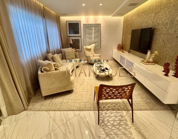 Casa de Alto Padrão de 254 m² à Venda com 2 Suítes e Piscina Aquecida no Ouro Preto, Belo Horizonte - MG