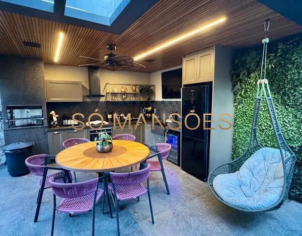 CASA 254M² DE ALTO PADRÃO COM LAZER COMPLETO E ACABAMENTOS PREMIUM.