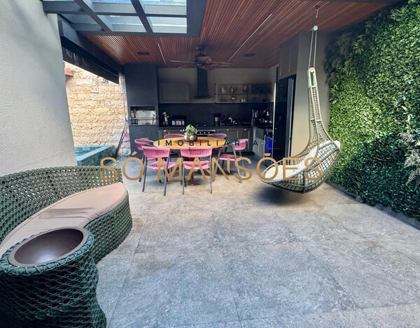 CASA 254M² DE ALTO PADRÃO COM LAZER COMPLETO E ACABAMENTOS PREMIUM.