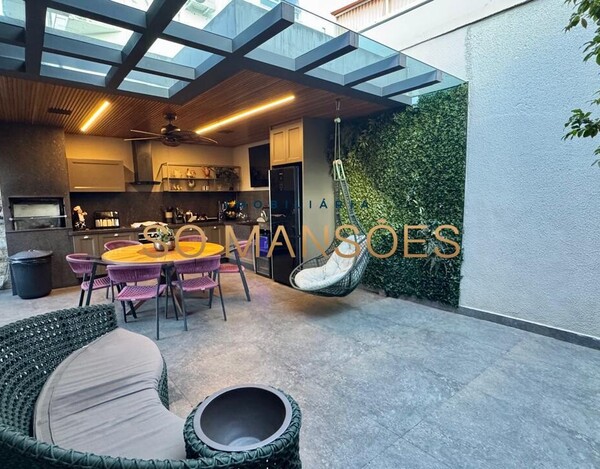 CASA 254M² DE ALTO PADRÃO COM LAZER COMPLETO E ACABAMENTOS PREMIUM.