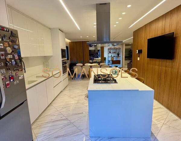 CASA 254M² DE ALTO PADRÃO COM LAZER COMPLETO E ACABAMENTOS PREMIUM.