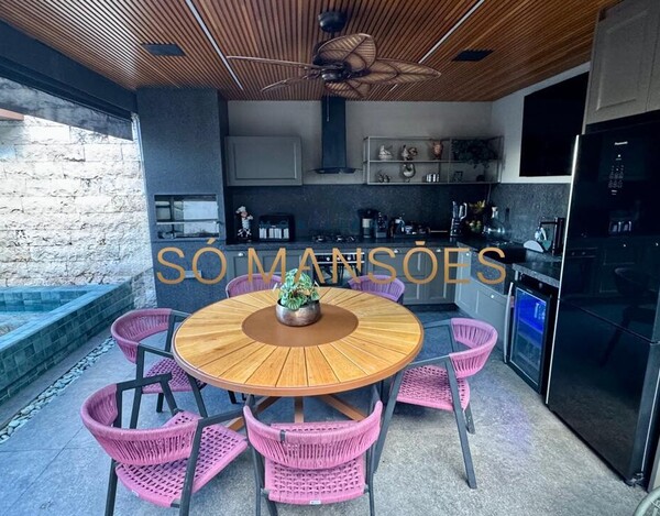 CASA 254M² DE ALTO PADRÃO COM LAZER COMPLETO E ACABAMENTOS PREMIUM.