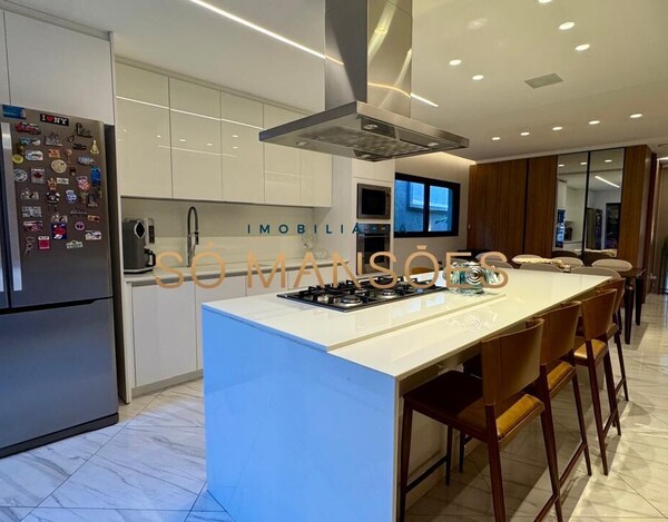 CASA 254M² DE ALTO PADRÃO COM LAZER COMPLETO E ACABAMENTOS PREMIUM.