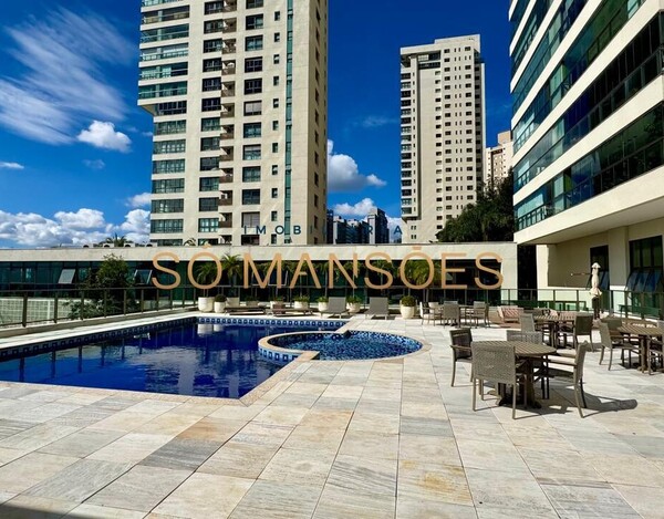 GRAND LÍDER OLYMPUS | VILA DA SERRA – 244M², 4 SUÍTES E LAZER DE RESORT.
