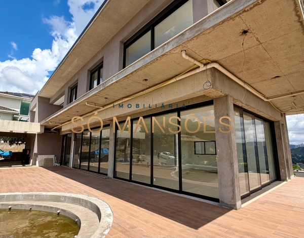 Casa com Ampla Garagem de 655 m² à Venda com 4 Suítes e Espaço Gourmet no Mirante da Mata, Nova Lima - MG