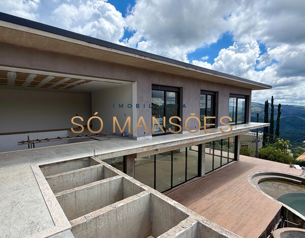 CASA DE 658M² À VENDA NO CONDOMÍNIO MIRANTE DA MATA – EM FASE DE ACABAMENTO.